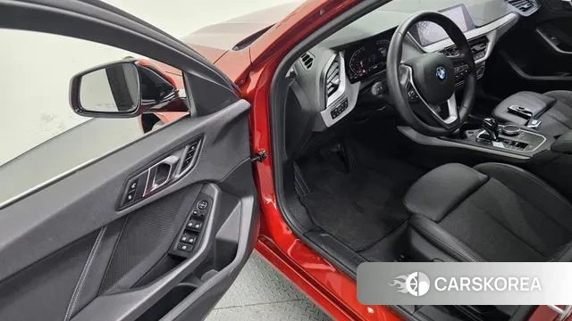 BMW 1 Series (F40) 2021 Оранжевый из Кореи, фото 2