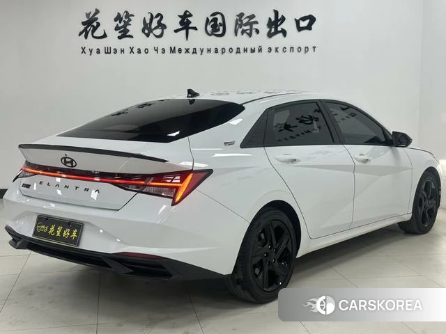 Hyundai Elantra 2022 Белый из Китая, фото 2
