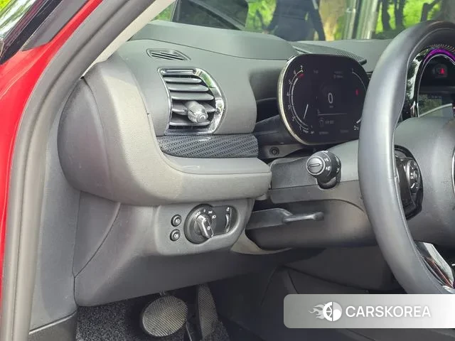 Mini Cooper S Clubman 2021 Красный из Кореи, фото 2