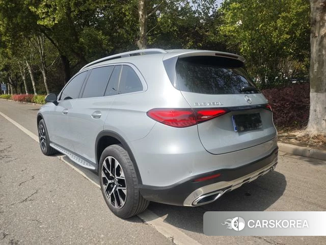 Mercedes-Benz GLC 2024 Серебристо-серый из Китая, фото 2