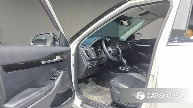 Kia Seltos 2021 Белый из Кореи, фото 2