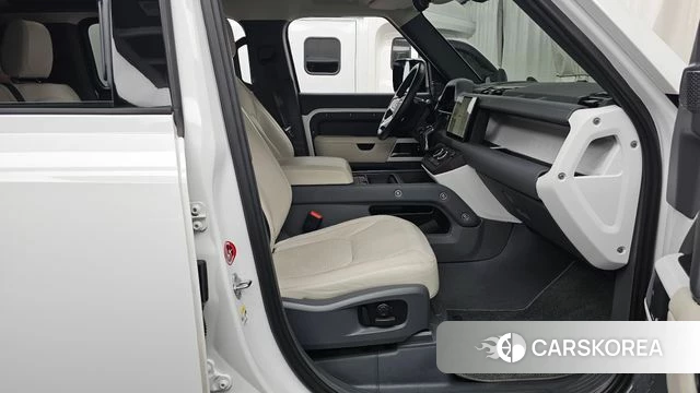 Land Rover Defender (L663) 2023 Белый из Кореи, фото 2