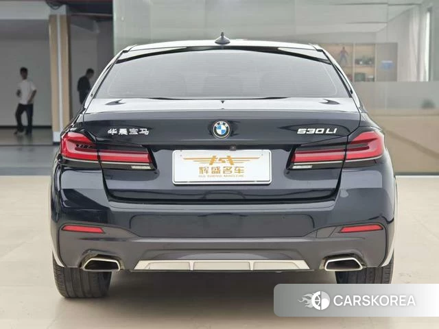 BMW 5 series 2022 Черный из Китая, фото 2
