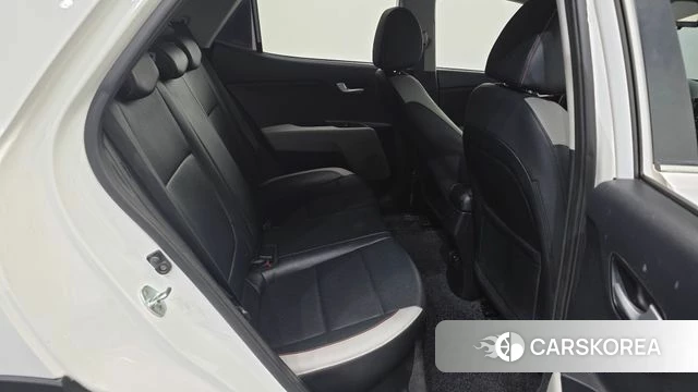 Kia Stonic 2018 Белый из Кореи, фото 2