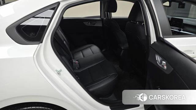 Kia The New K3 2nd generation 2023 Белый из Кореи, фото 2