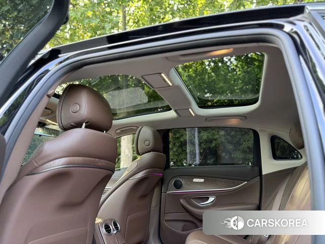 Mercedes-Benz E-class 2023 Черный из Китая, фото 2