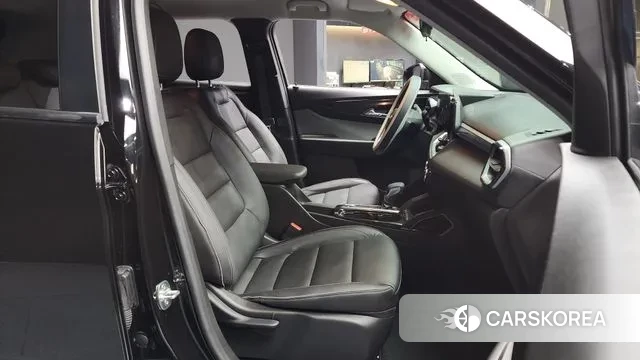 Chevrolet (GM Daewoo) The New Trail Blazer 2023 Черный из Кореи, фото 2