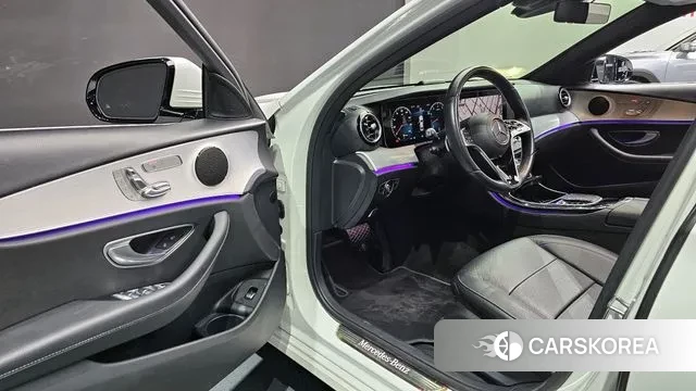 Mercedes-Benz E-Class W213 2021 Белый из Кореи, фото 2