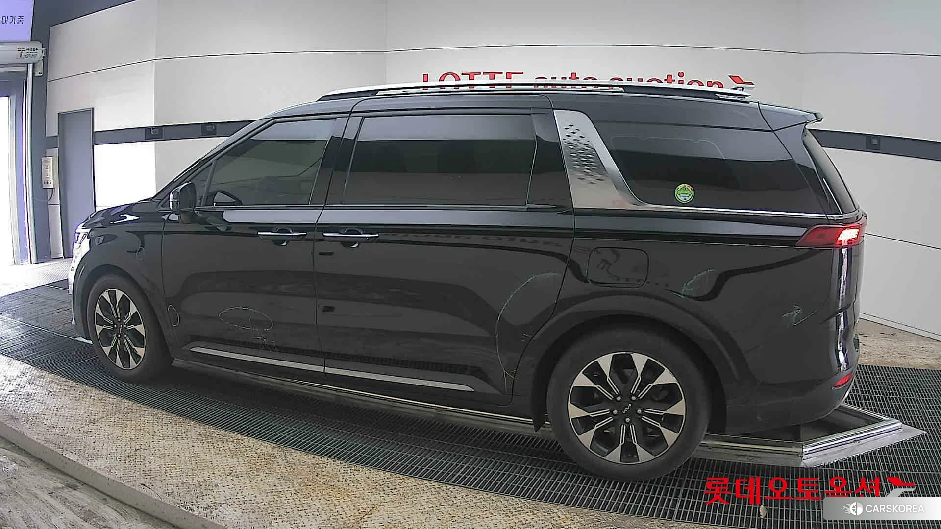 Kia Carnival 2022 Черный из Кореи, фото 2