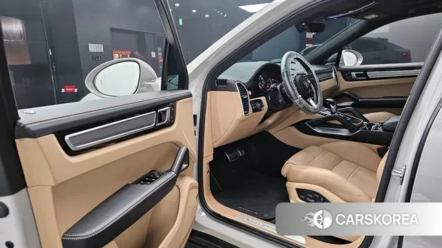 Porsche Cayenne (PO536) 2021 Серебристо-серый из Кореи, фото 2