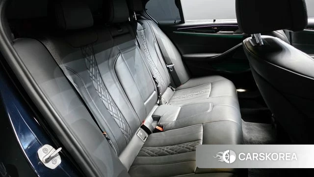 BMW 5 Series (G30) 2020 Черный из Кореи, фото 2