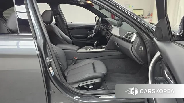 BMW 3 Series (F30) 2018 Серый из Кореи, фото 2