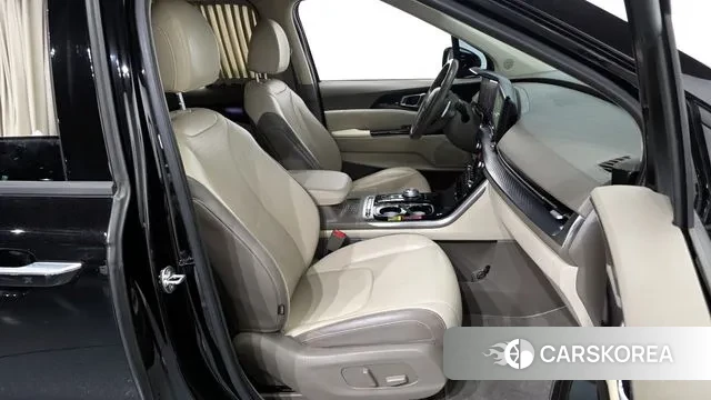Kia Carnival 4th generation 2023 Черный из Кореи, фото 2