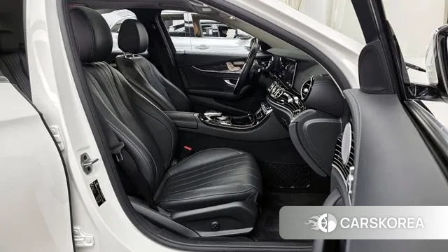 Mercedes-Benz E-Class W213 2019 Белый из Кореи, фото 2