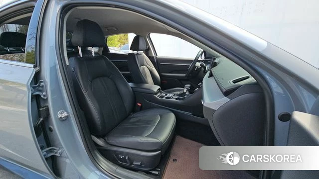 Hyundai Sonata D Edge (DN8) 2024 Серебристо-серый из Кореи, фото 2