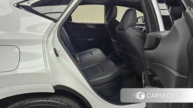 Lexus NX450h + 2nd generation 2022 Белый из Кореи, фото 2