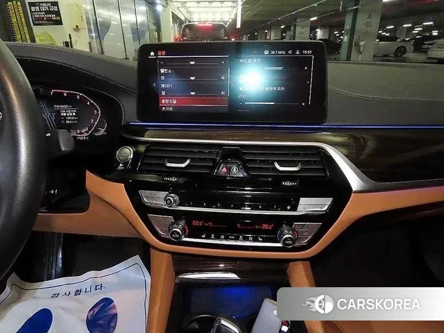 BMW 5 Series (G30) 2022 Черный из Кореи, фото 2