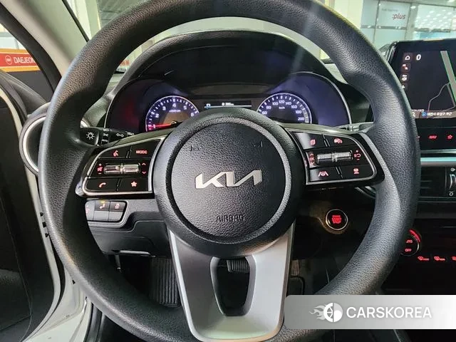 Kia The New K3 2nd generation 2021 Белый из Кореи, фото 2