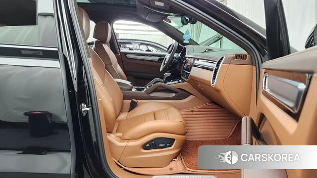 Porsche Cayenne (PO536) 2023 Черный из Кореи, фото 2