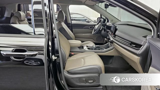 Kia The New Carnival 4th Generation 2024 Черный из Кореи, фото 2