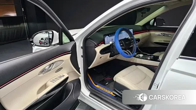 Genesis GV70 2024 Белый из Кореи, фото 2