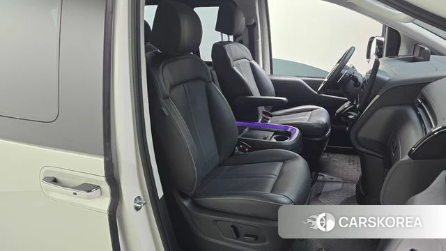 Hyundai Staria 2024 Белый из Кореи, фото 2