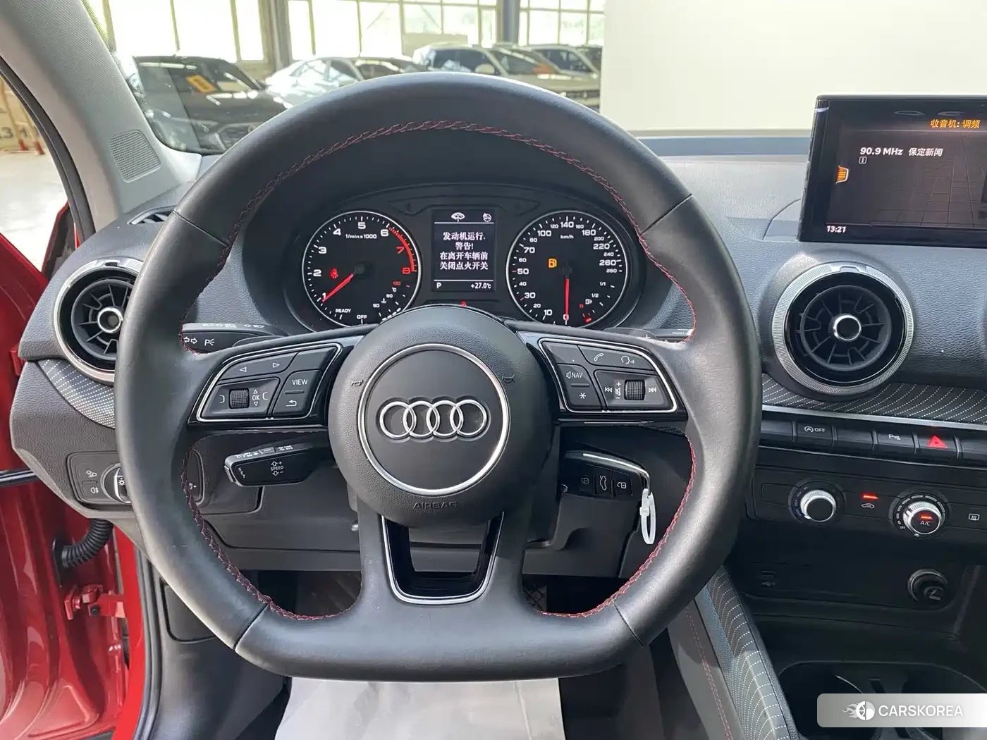 Audi Q2L 2023 Red/purple из Китая, фото 2