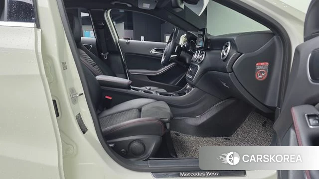 Mercedes-Benz A-Class W176 2018 Белый из Кореи, фото 2