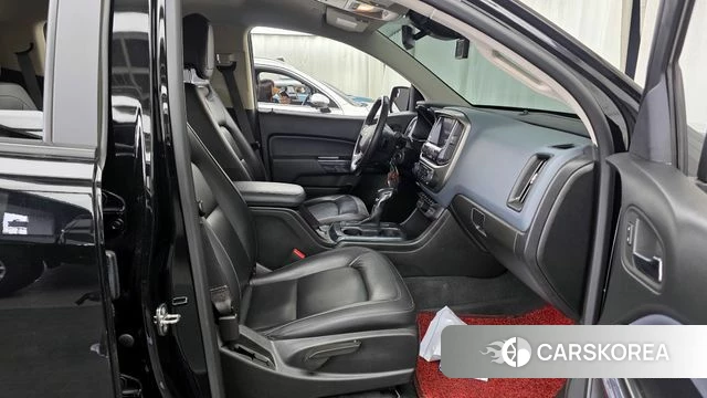 Chevrolet (GM Daewoo) Real New Colorado 2022 Черный из Кореи, фото 2