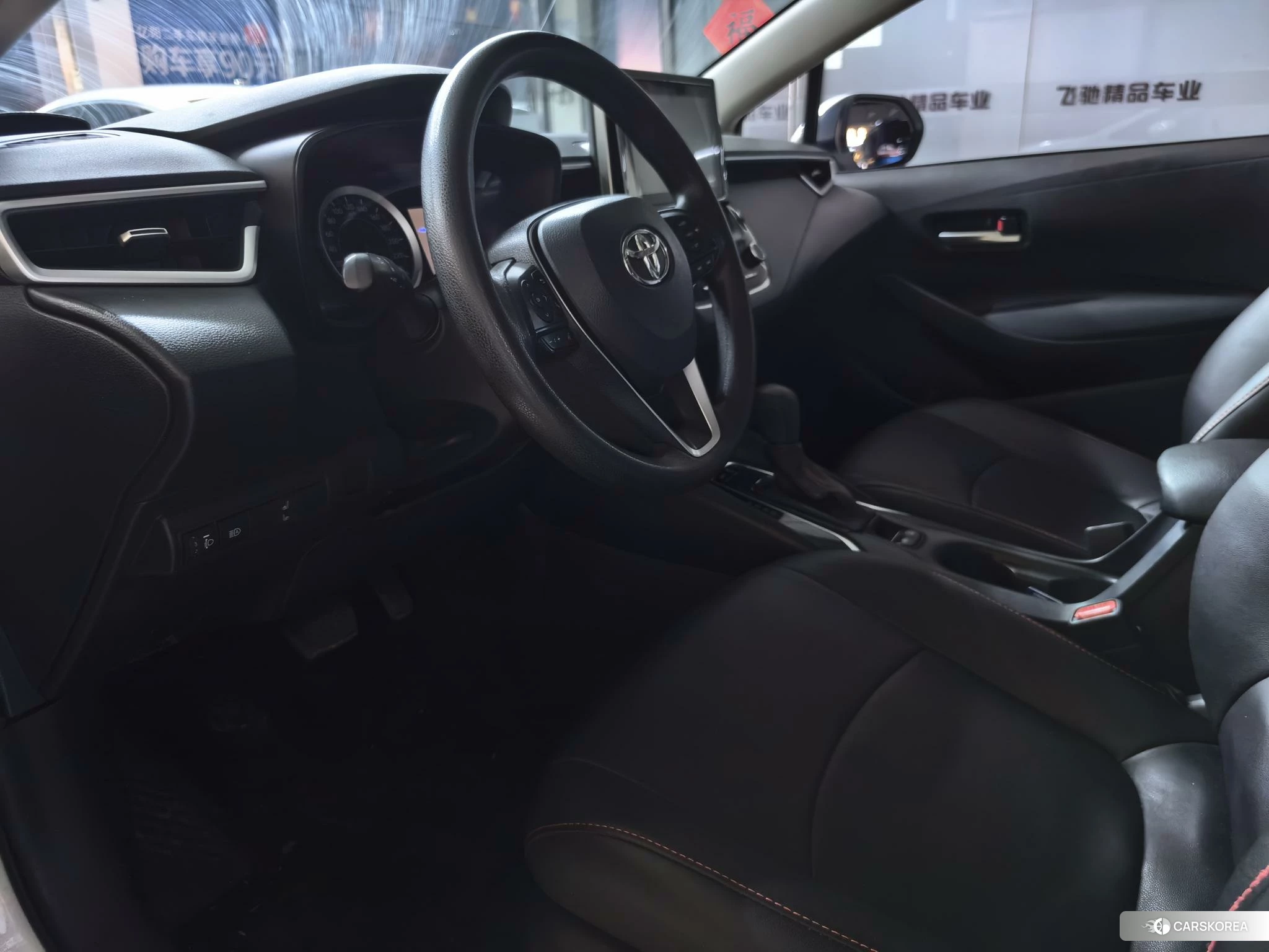 Toyota Corolla 2023 Белый из Китая, фото 2
