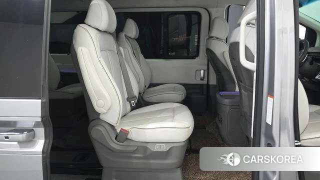 Hyundai Staria 2024 Черный из Кореи, фото 2