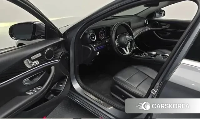 Mercedes-Benz E-Class W213 2018 Серый из Кореи, фото 2