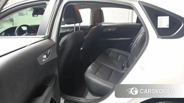 Kia The New K3 2nd generation 2022 Белый из Кореи, фото 2