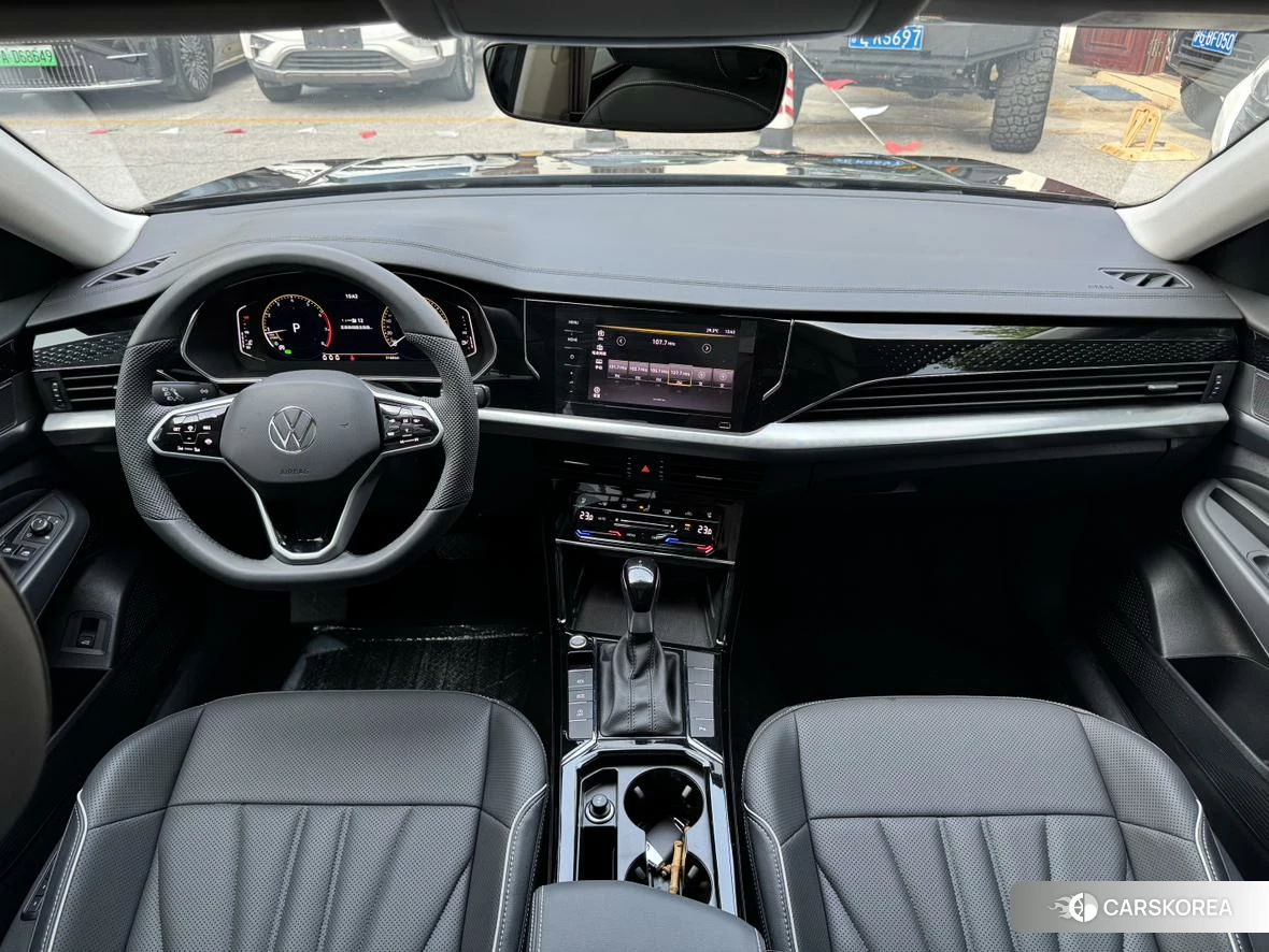 Volkswagen Passat 2023 Черный из Китая, фото 2
