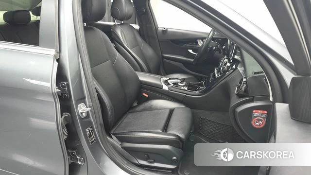 Mercedes-Benz C-Class W205 2018 Серый из Кореи, фото 2