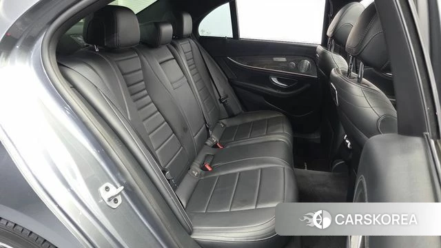Mercedes-Benz E-Class W213 2019 Серебристо-серый из Кореи, фото 2