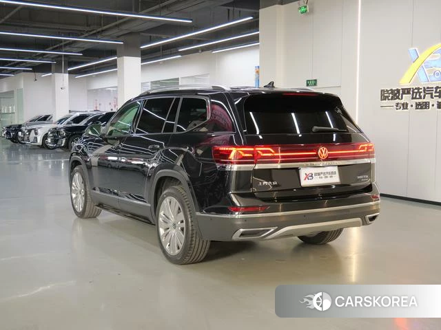 Volkswagen Tourang 2023 Черный из Китая, фото 2