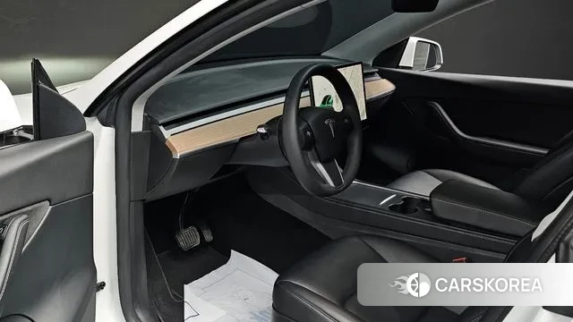 Tesla Model Y 2021 Белый из Кореи, фото 2