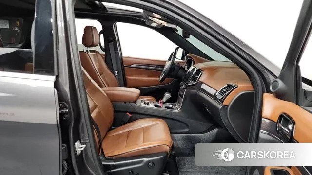 Jeep Grand Cherokee 2021 Серый из Кореи, фото 2