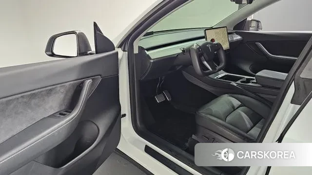 Tesla Model Y 2022 Белый из Кореи, фото 2