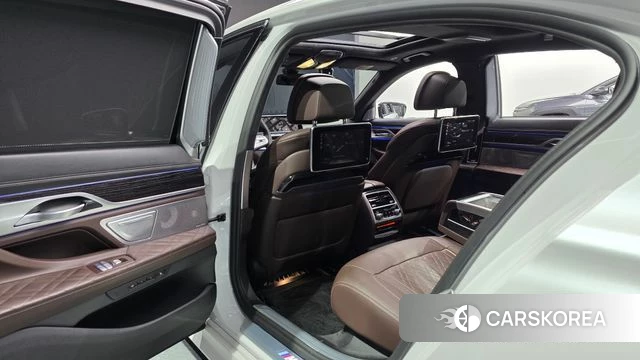 BMW 7 Series (G11) 2022 Белый из Кореи, фото 2