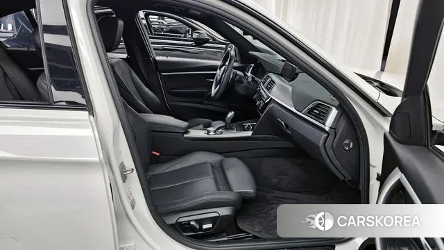 BMW 3 Series (G20) 2018 Белый из Кореи, фото 2