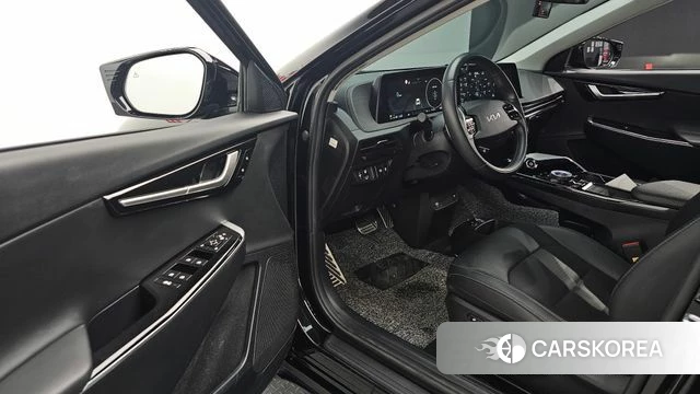 Kia EV6 2023 Черный из Кореи, фото 2