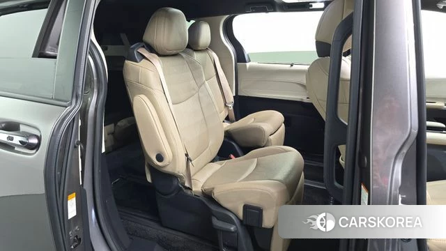 Toyota Sienna 4th Generation 2022 Серый из Кореи, фото 2