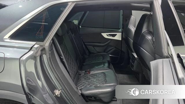 Audi Q8 (4M) 2021 Серый из Кореи, фото 2