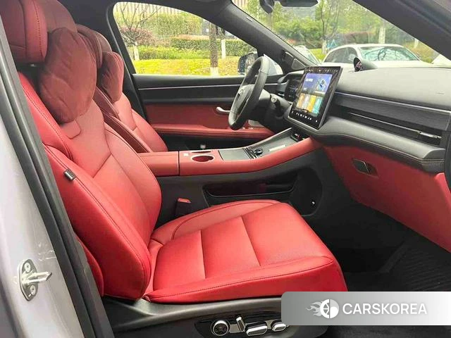 AITO Ask the world M5 2025 Серебристо-серый из Китая, фото 2