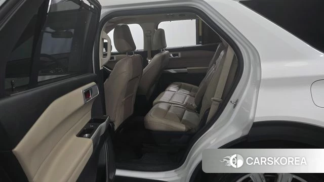 Ford Explorer 6th Generation 2021 Белый из Кореи, фото 2