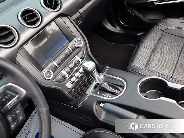 Ford Mustang 2021 Черный из Кореи, фото 2