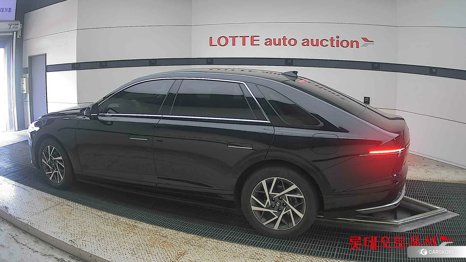 Hyundai Grandeur Hybrid 2023 Abyss Black Pearl из Кореи, фото 2