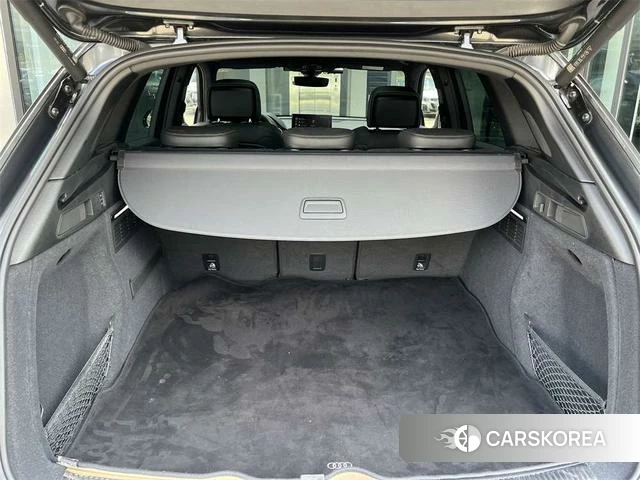 Audi SQ5 2022 Темно-серый из Китая, фото 2